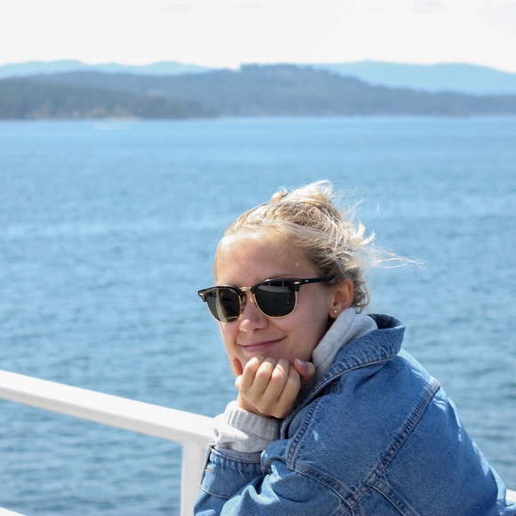 Meet your Posher, Taylor - Picture 1 of 1